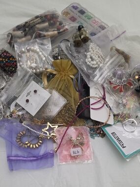 3 Lb Of Craft Jewerly Assorted $5